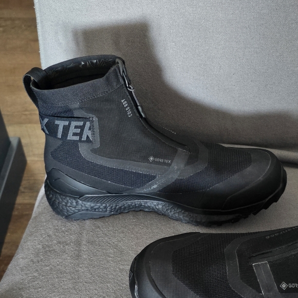 Adidas x Pharrell WilliamsTerrex Free Hike, cold ready (Triple black) - Picture 7 of 8